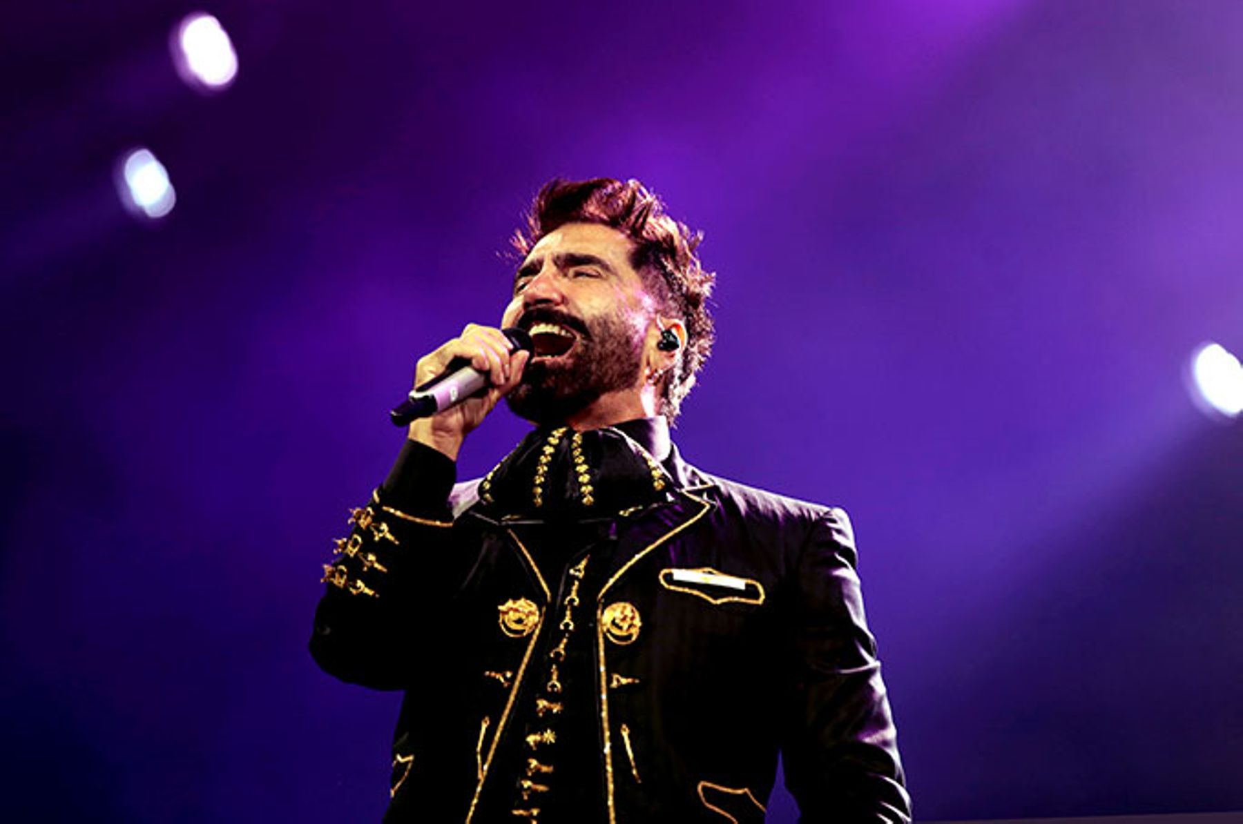 Alejandro Fern&aacute;ndez in Mexico City.