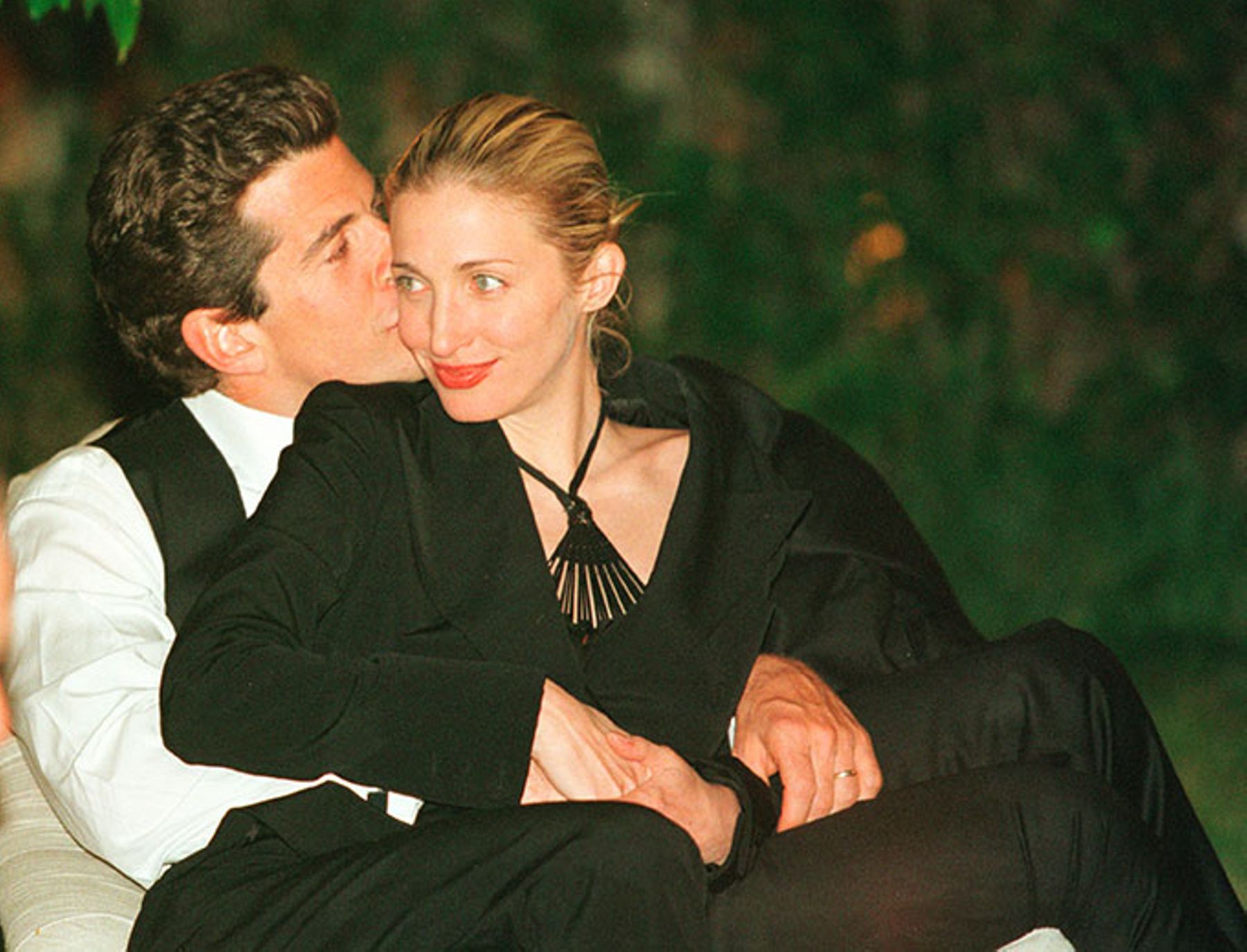 John F. Kennedy Jr. and Carolyn Bessette at the annual White House Correspondents dinner May 1, 1999 in Washington, D.C.