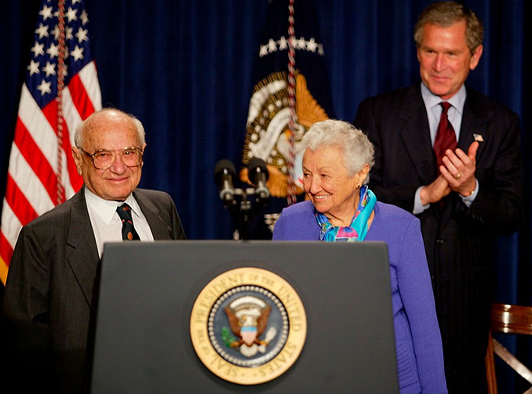 US President George W. Bush honors Milton Friedman, the recipient of the 1976 Nobel Memorial Prize for Economic Science.