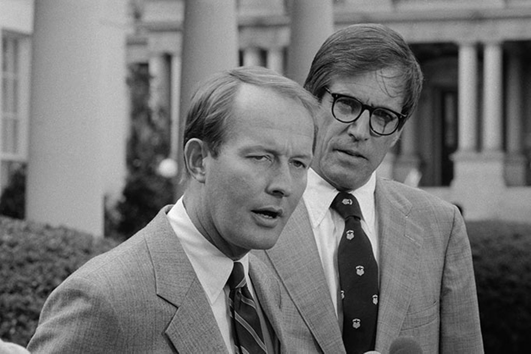 Tennessee Gov. Lamar Alexander (L) and Delaware Gov. Pete DuPont talk to reporters after a meeting with President Reagan at the White House, 1981.